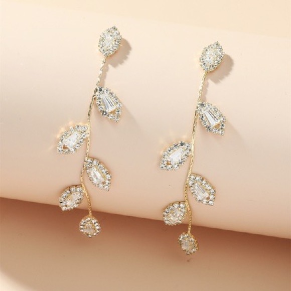 Beautiful Gold Rhinestone Drop Earrings - Picture 2 of 2